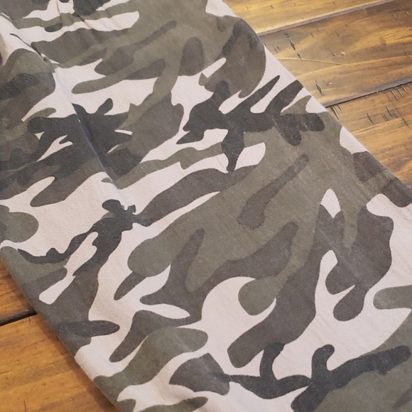 Know one cares camouflage joggers - Picture 7 of 7